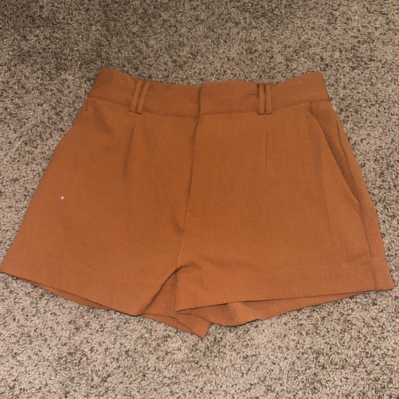 Amuse Society Sydney Shorts in Russet, size S - Picture 2 of 4
